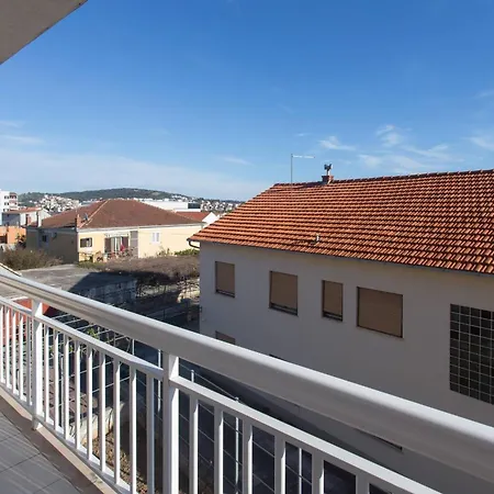 Betanija Apartment *
