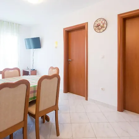 Διαμέρισμα Betanija Τρογκίρ